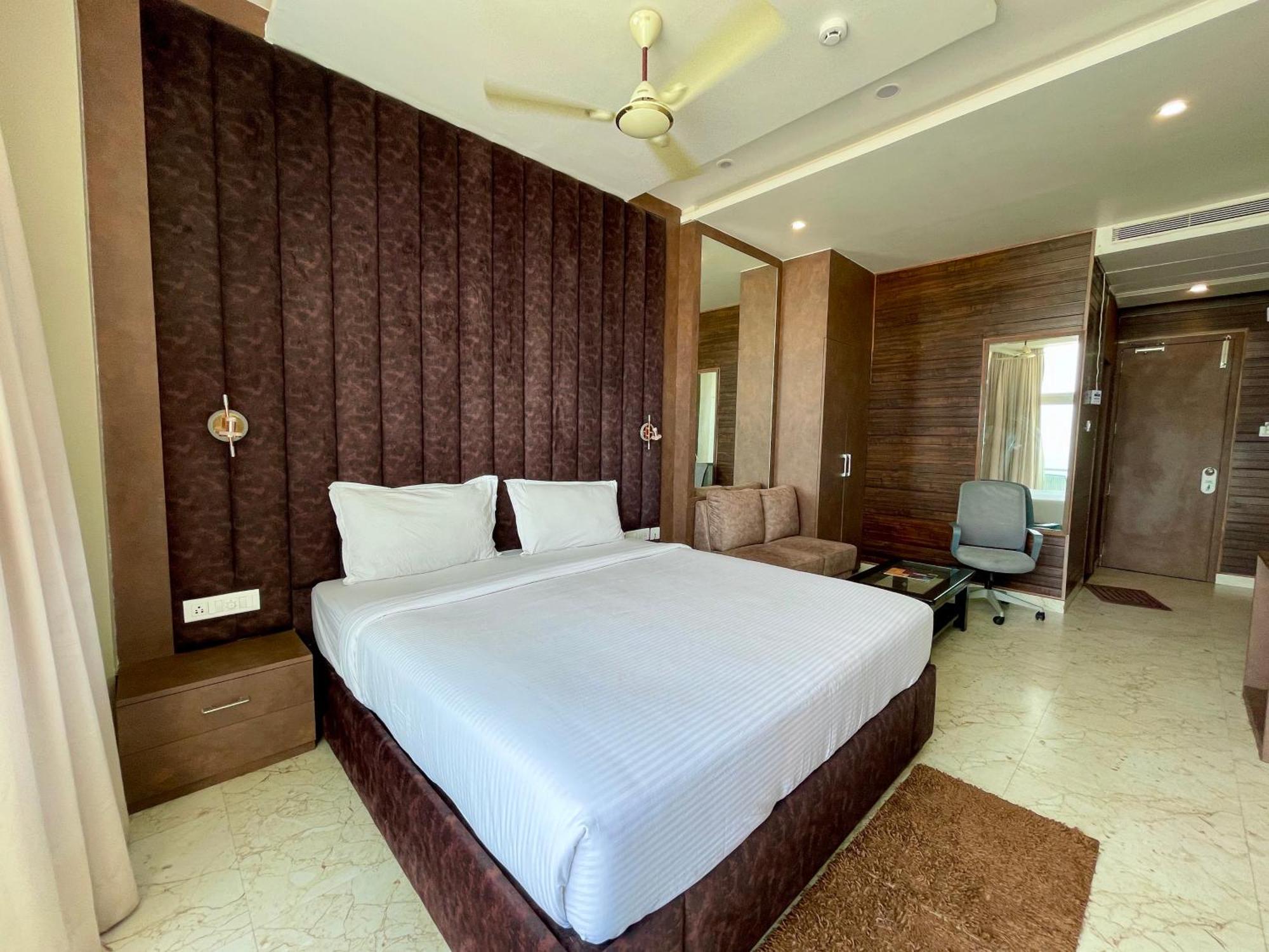 Hotel Tbs In Puri Exterior photo