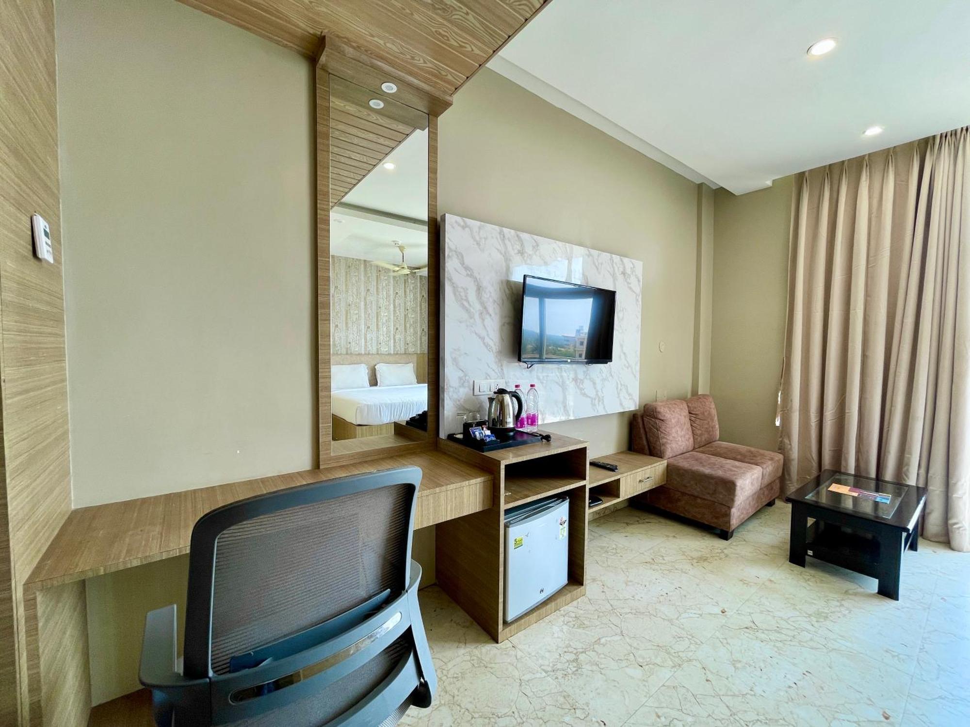 Hotel Tbs In Puri Exterior photo
